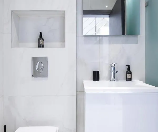 Sky Island House - Design Maisonette Kallithea 펜션 *